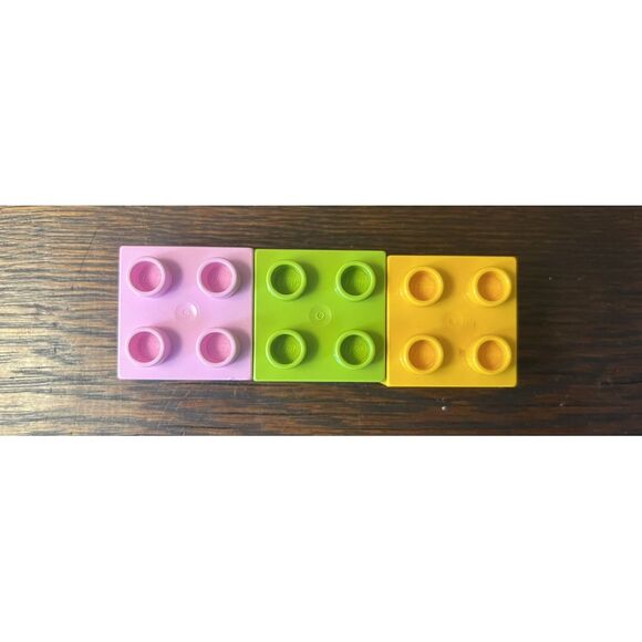 Lego DUPLO Specialty Printed Blocks Bricks Lot of 3 Cake Rabbits Chicks - Picture 2 of 4